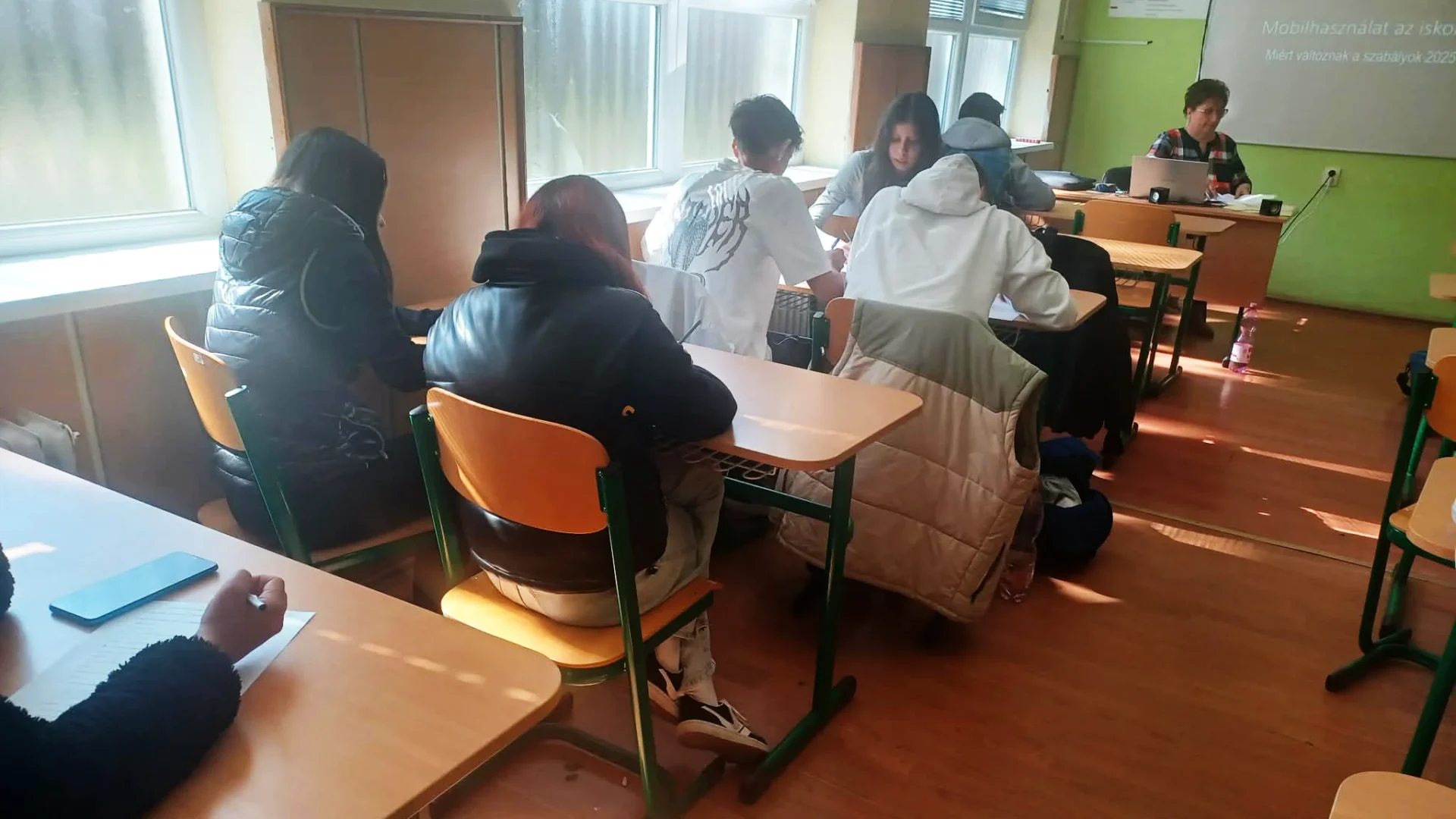 Preventívna prednáška v Pribeníku – Zodpovedné používanie mobilov a správanie sa v online priestore