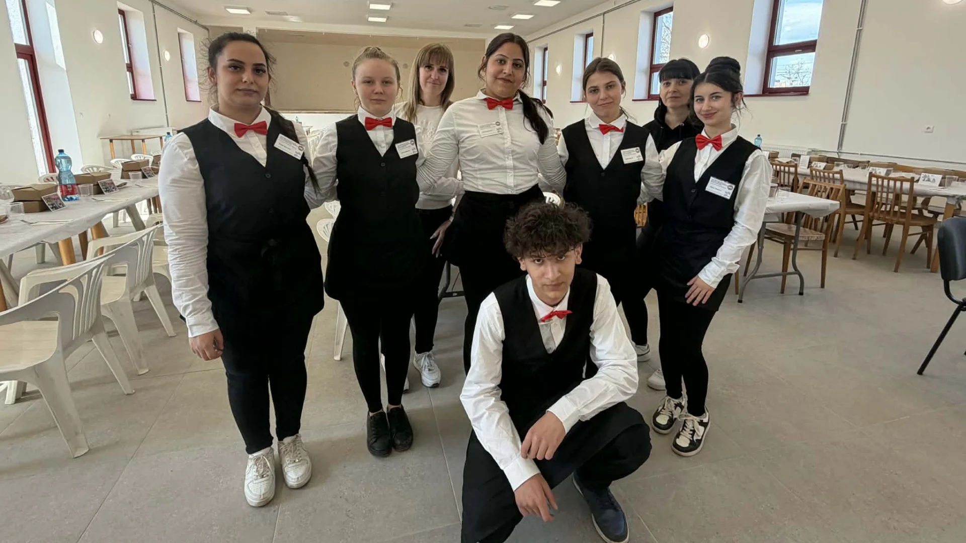 Obsluha žiakov na podujatí „Spomienka pri príležitosti 350. výročia narodenia František II. Rákocziho“ v Borši